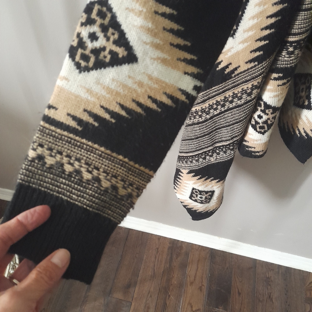Womens Open Sweater - Picture 4 of 5